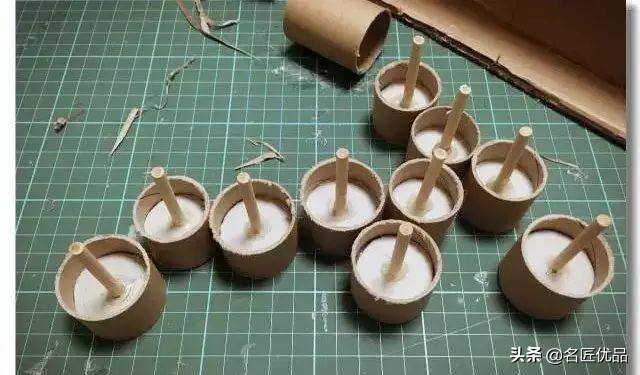 废旧纸箱手工制作大全（幼儿园纸板双层停车场）