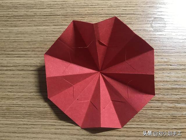 手工小雨伞的简单做法（简单易学的折纸小雨伞）