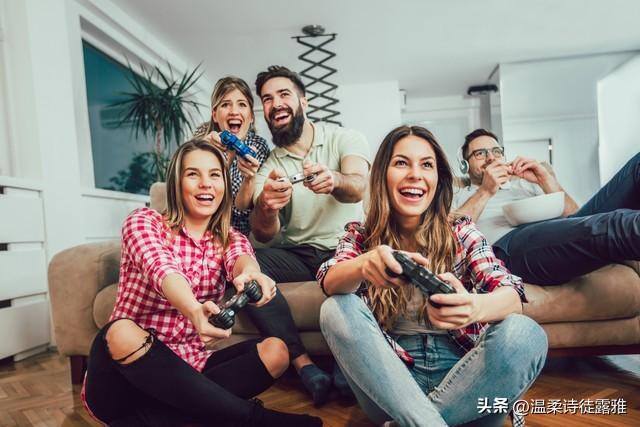 无聊时可以干什么事（她不知道怎么跟你解释，也不知道怎么跟你说）