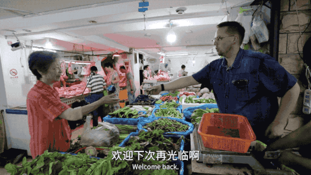 摆摊一个月能挣多少钱