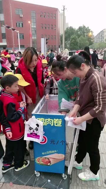 初中学校门口适合摆摊卖什么