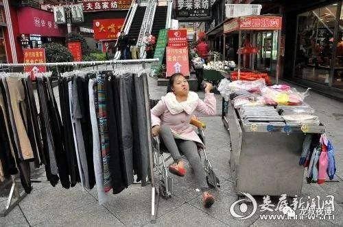 25元的衣服摆地摊卖多少合适
