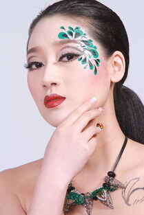 学美容化妆多少钱学费