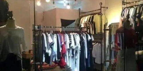 服装店一个月大概能挣多少?