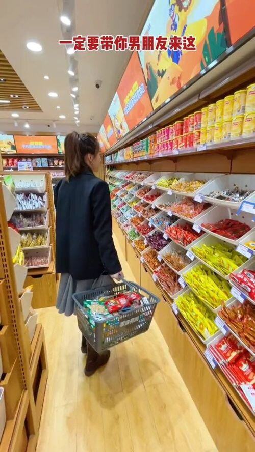 开零食店一年能赚多少
