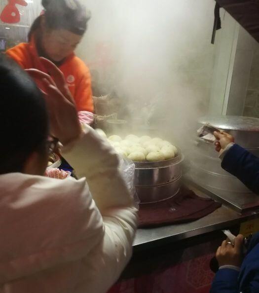 早餐店一天卖1500能挣多少钱