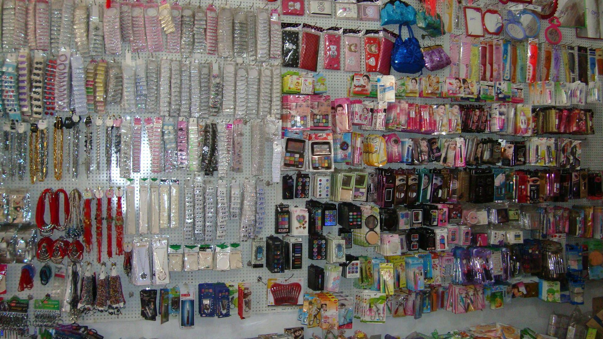 小饰品批发市场进货渠道都在哪里