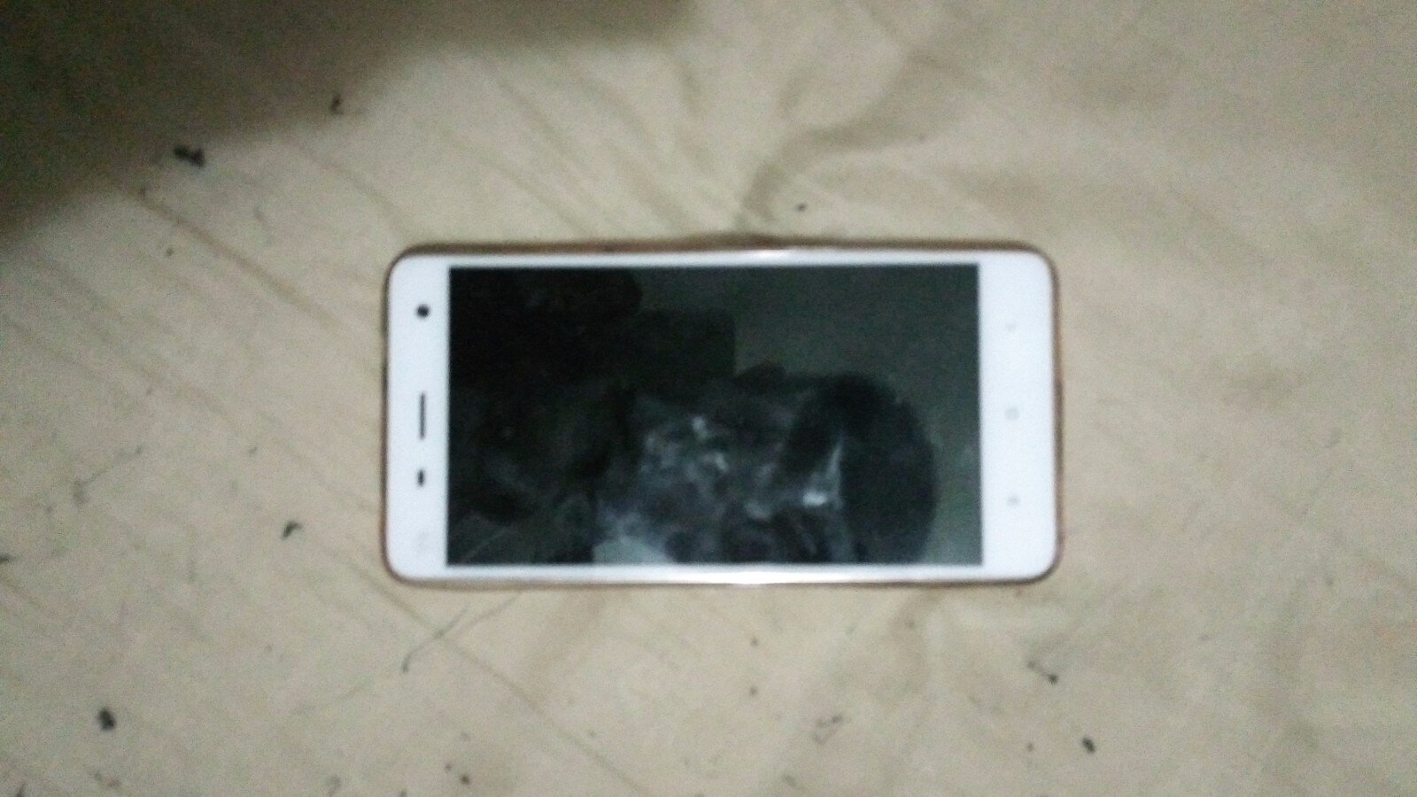 小米8ud和小米8有什么区别