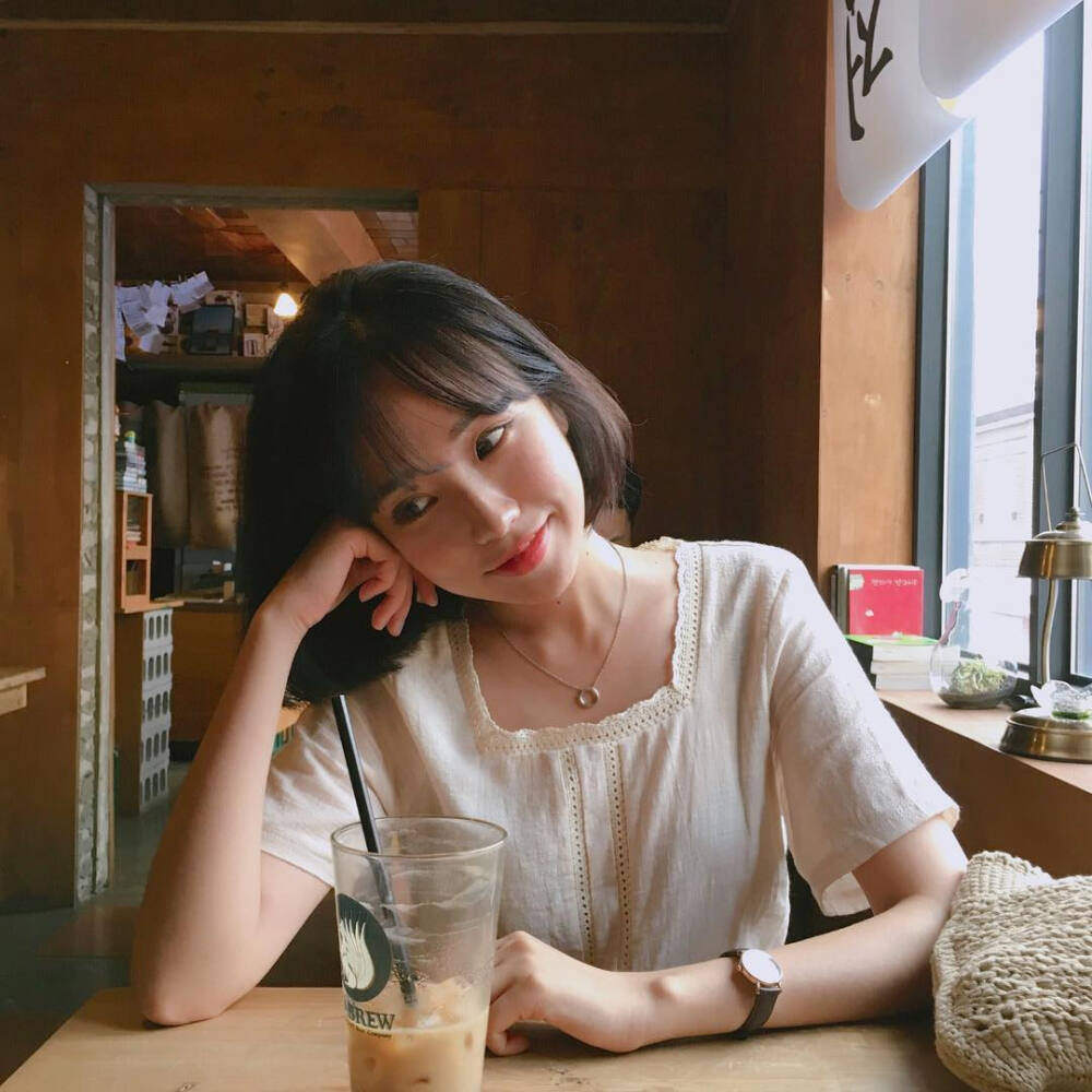 五十岁女人适合什么微信头像