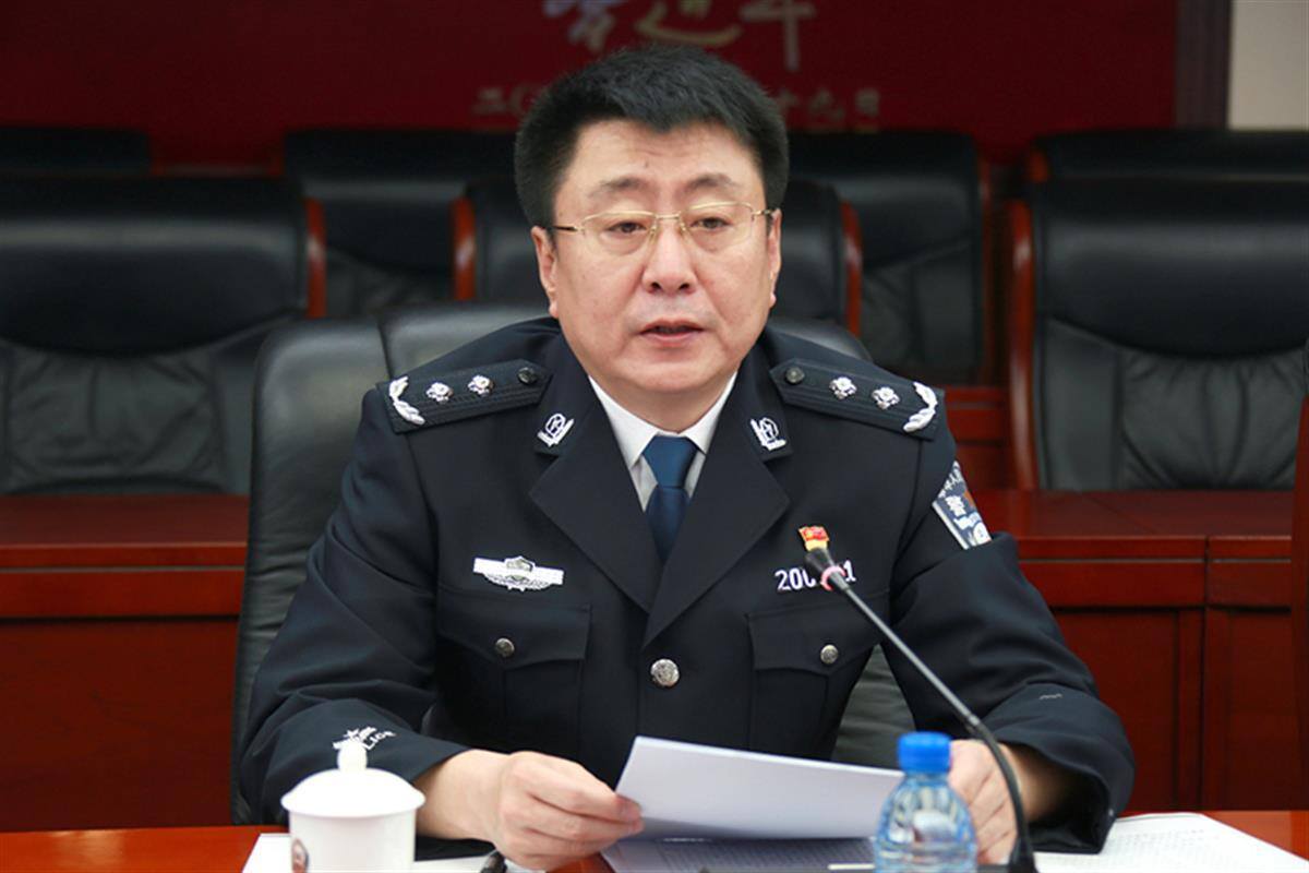 县公安局有几个副局长