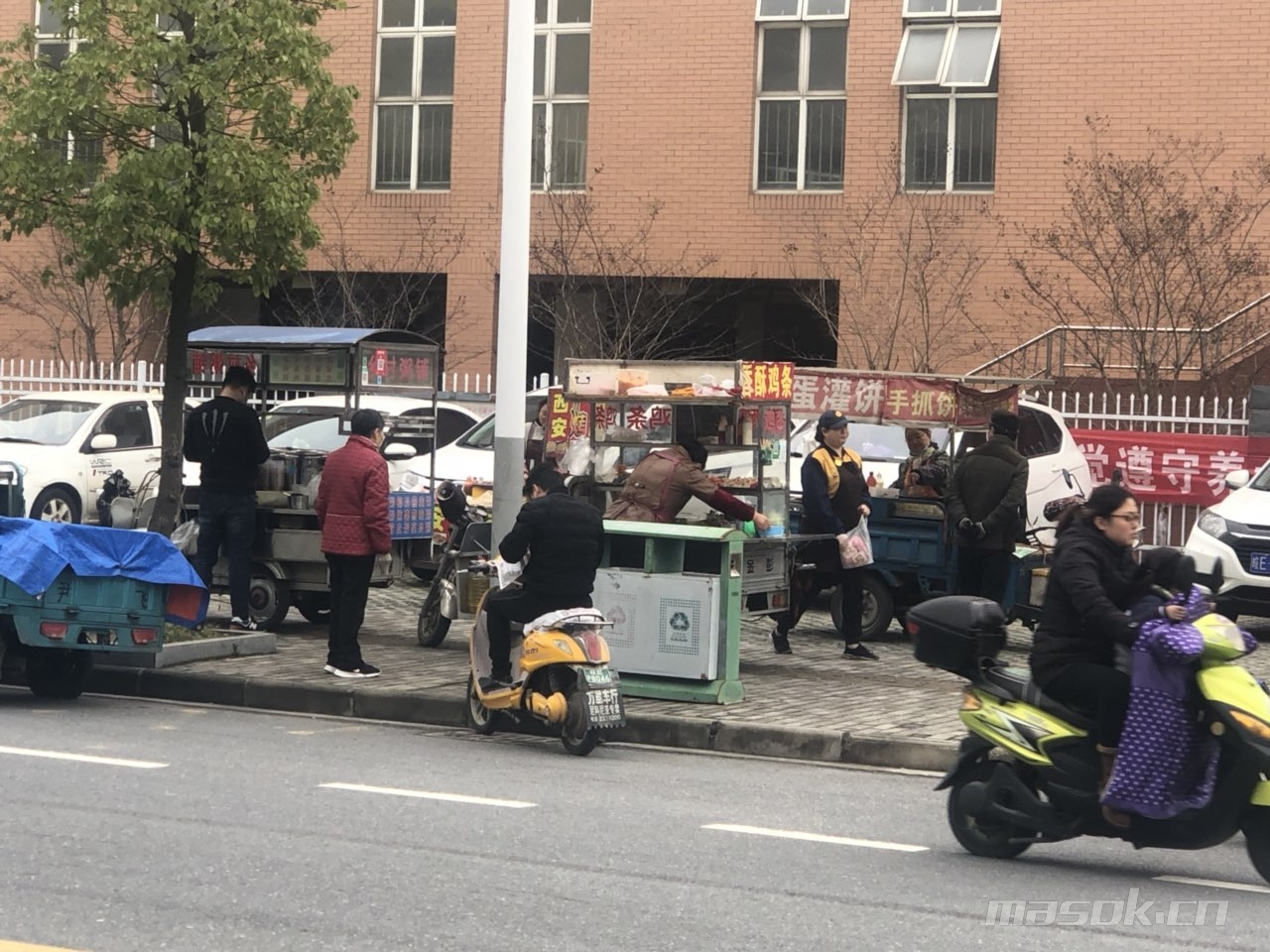 中学门口做什么生意最火爆