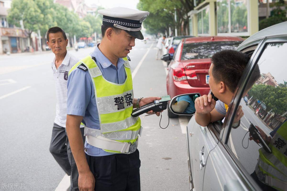 事业编一年转正后工资涨多少