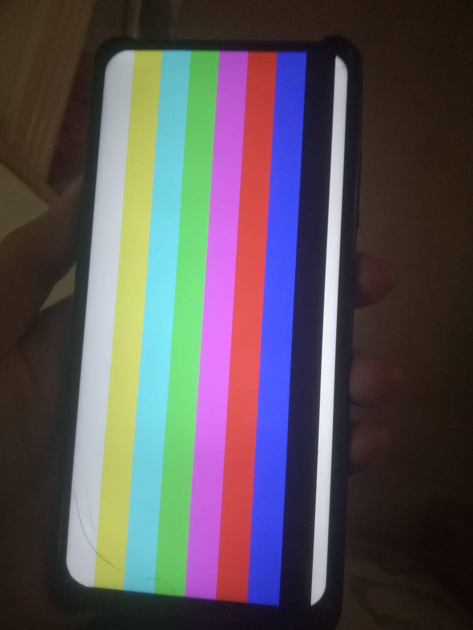 手机为什么总黑屏(手机为什么总是自动重启)