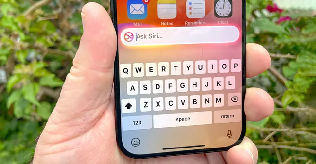 如何在iOS 18.1的iPhone上使用Type to Siri功能