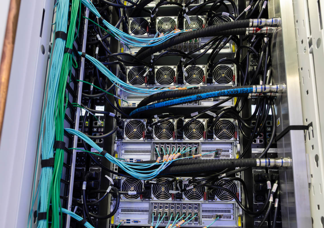 122 天打造的奇迹：深入探访 xAI 的 10 万块 GPU 超级 AI 计算机集群