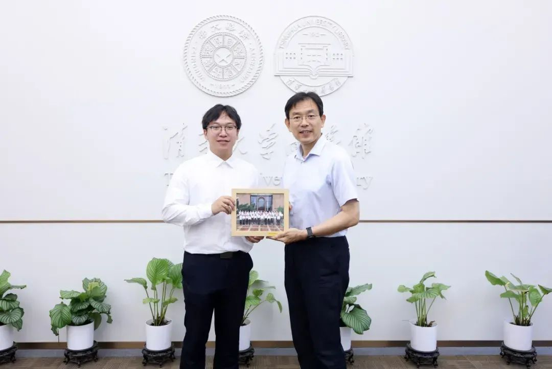 北京一AI创业公司招0薪CTO；网易否认深圳公司全部裁员；94岁巴菲特公布后事安排 |AI周报